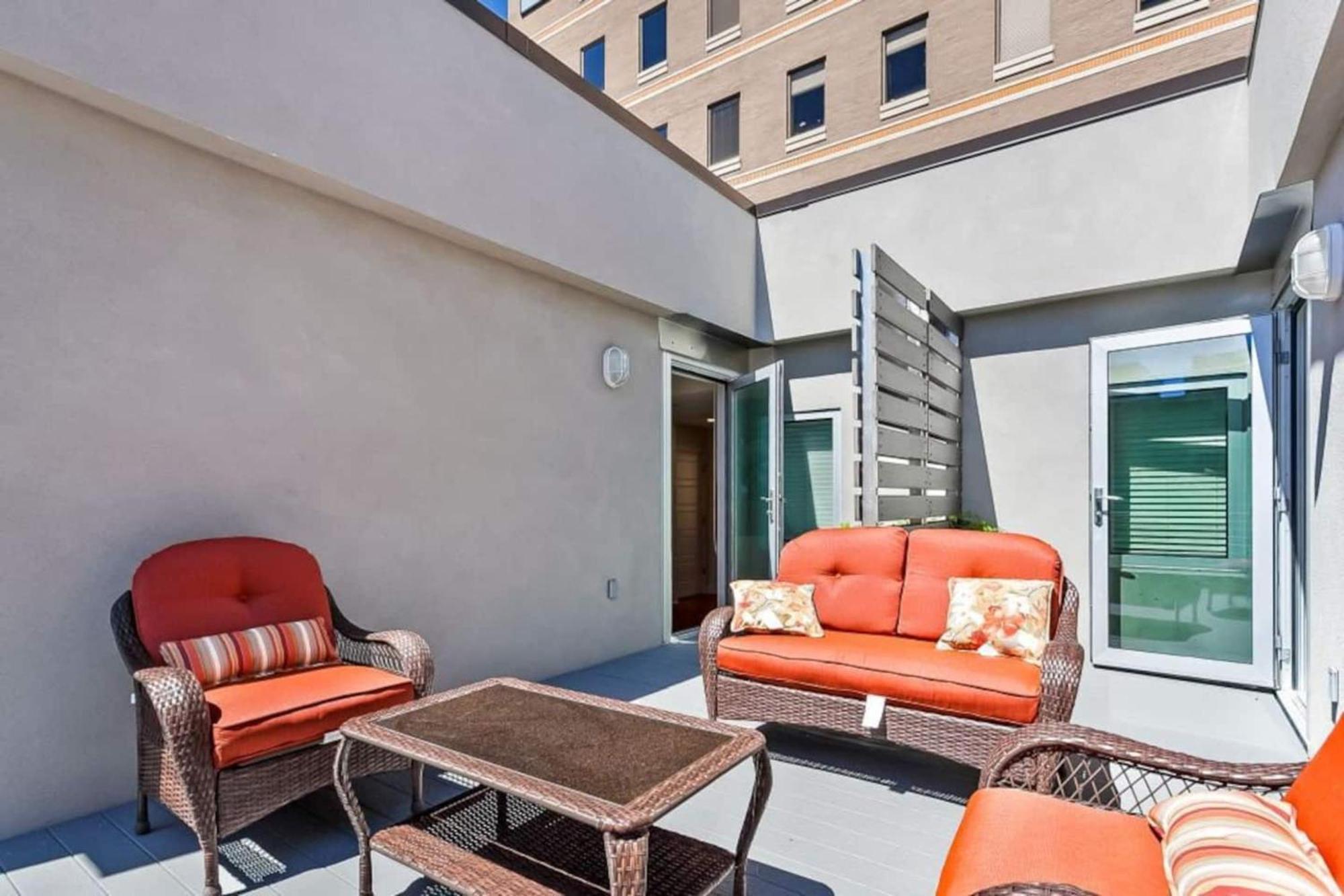 Upscale Condos And Penthouses Close To Canal And Bourbon St نيو أورلينز المظهر الخارجي الصورة