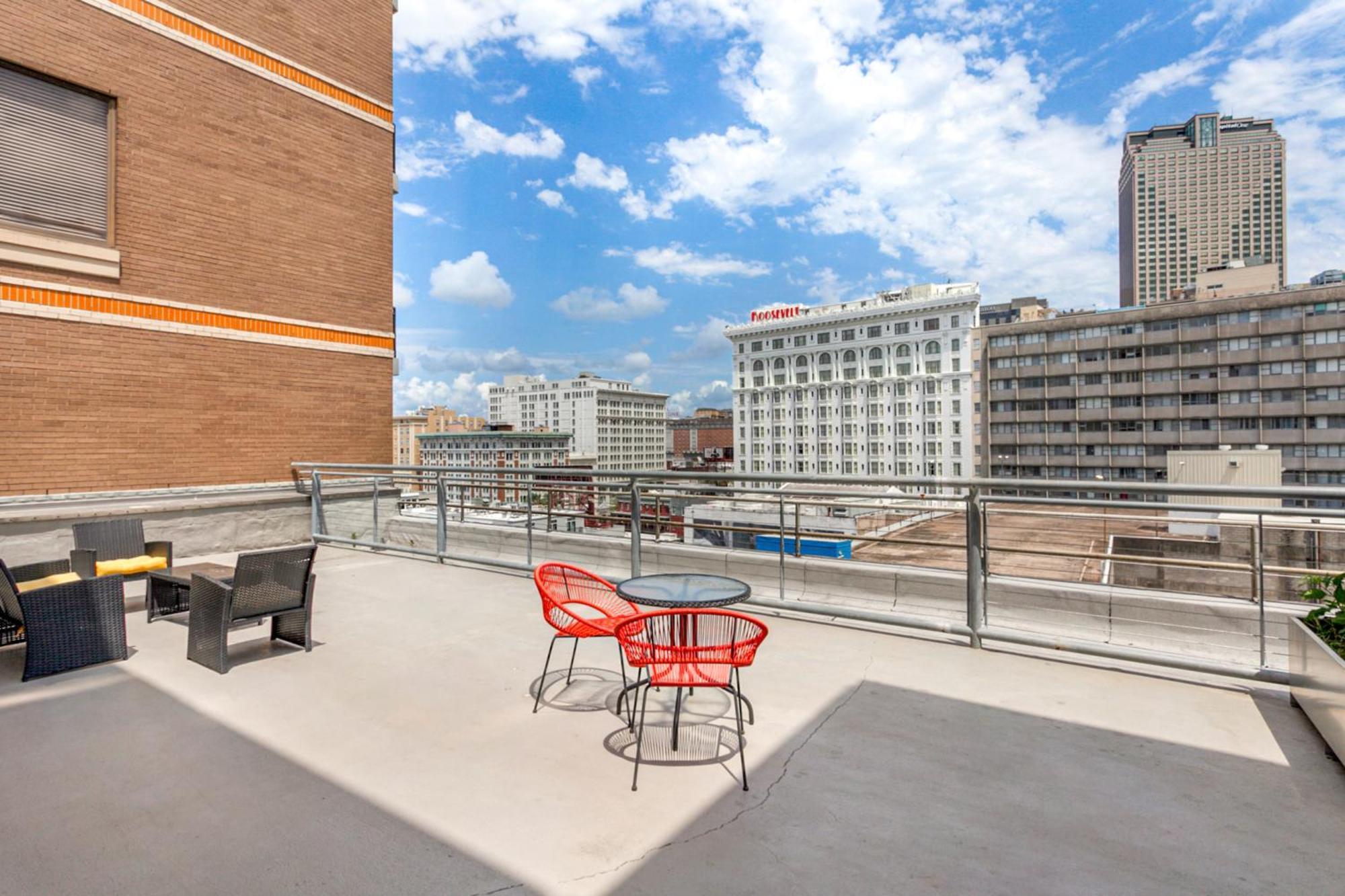 Upscale Condos And Penthouses Close To Canal And Bourbon St نيو أورلينز المظهر الخارجي الصورة
