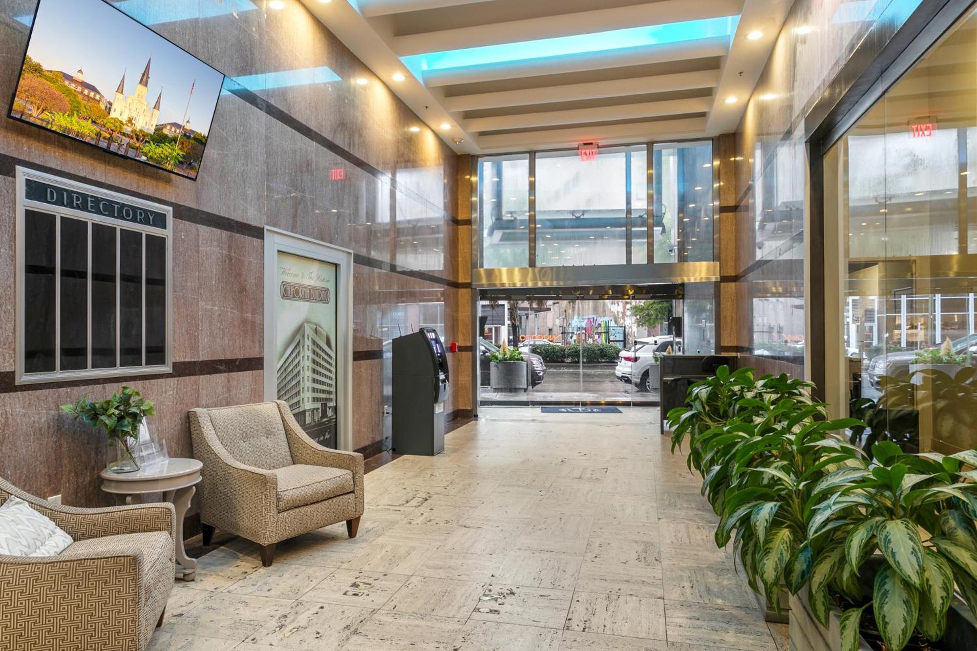 Upscale Condos And Penthouses Close To Canal And Bourbon St نيو أورلينز المظهر الخارجي الصورة